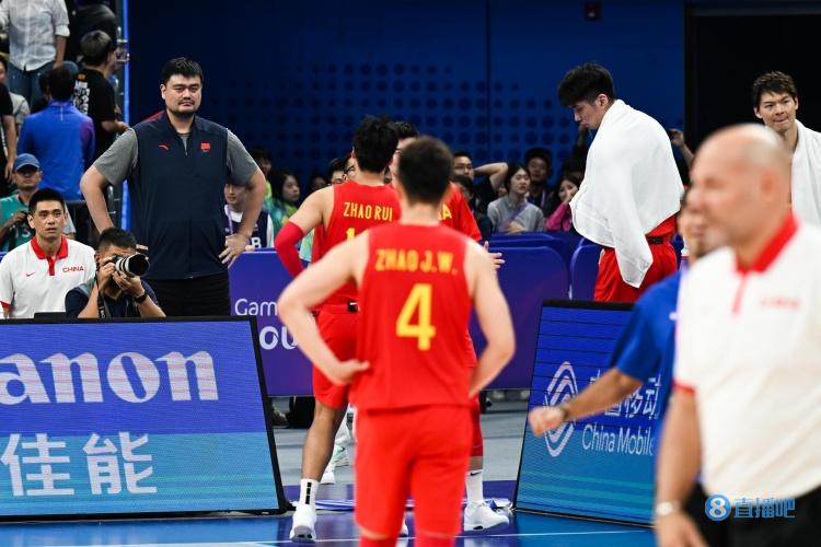 媒体人：中国男篮明明是弱队&想进奥运会 但就是不愿意多出去比赛